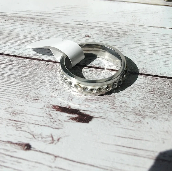 NIB Size 6 Stainless Steel CZ Lined Ring - Picture 2 of 6